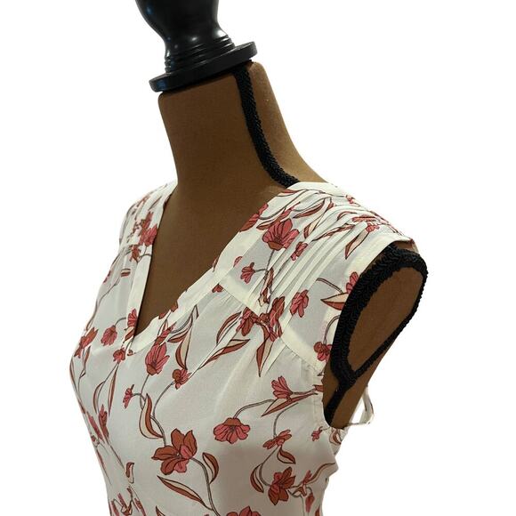 41 Hawthorn Cream and Pink Sleeveless Floral V-Neck "Hannah" Blouse - Large - Picture 3 of 8